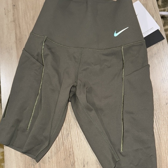 Nike Dri Fit High Rise 8 Inch Shorts Olive Green Extra Small - Picture 2 of 12